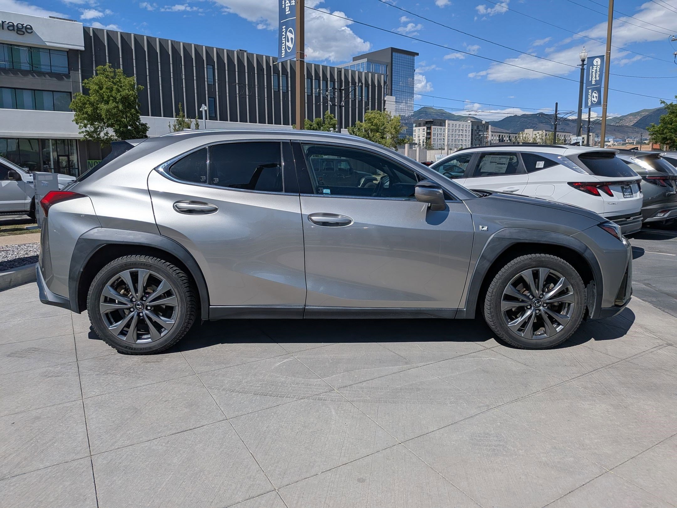 lexus ux hybrid 2020 JTHR9JBH8L2028576 image lexus ux hybrid 2020 JTHR9JBH8L2028576 image